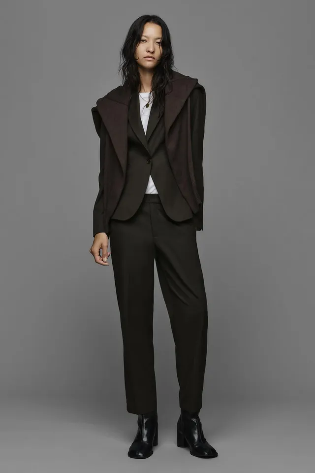 LOW-RISE CROPPED TROUSERS