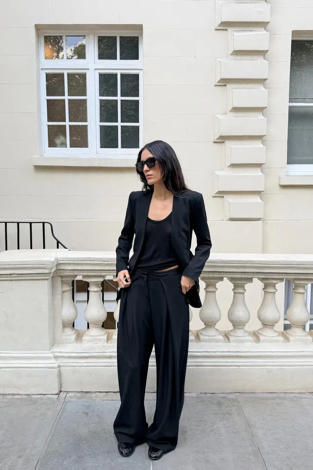 PLEATED WIDE-LEG TROUSERS