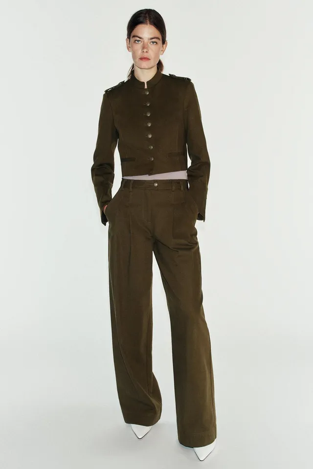 CROPPED BLAZER WITH SHOULDER PADS