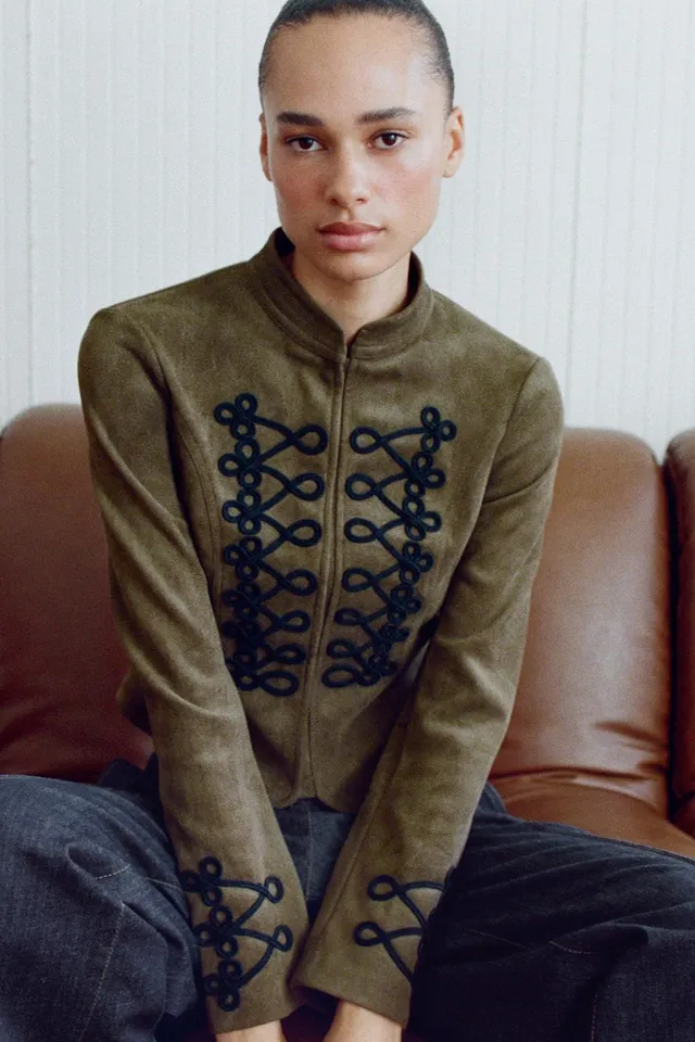 FAUX SUEDE FROG FASTENING JACKET – image 4