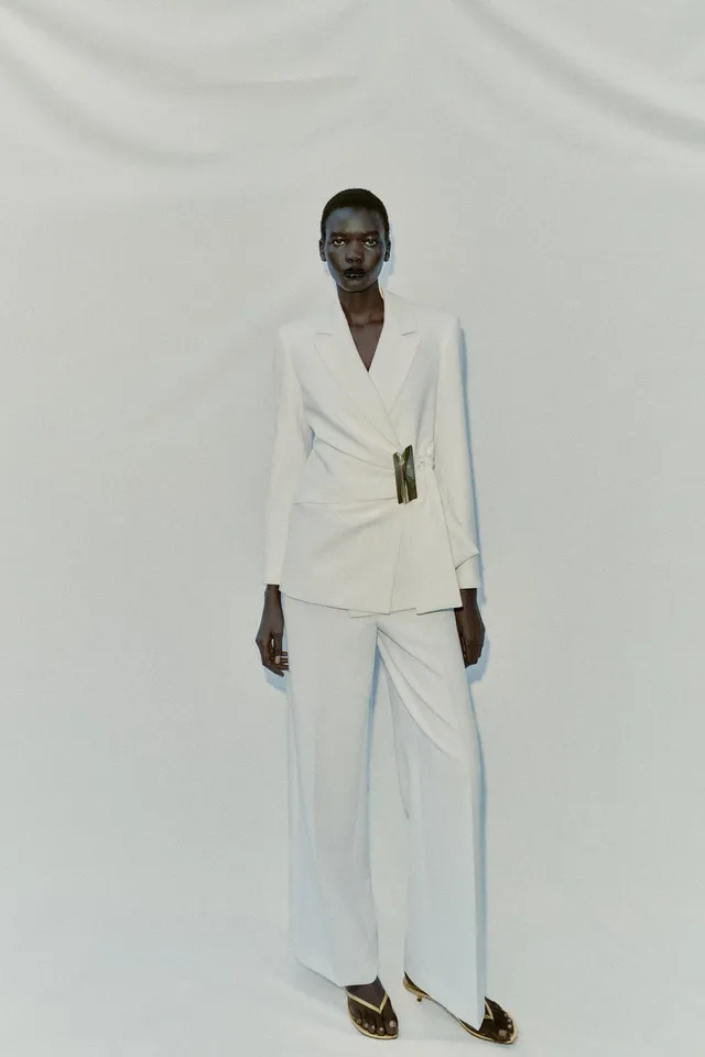 HIGH-WAIST STRAIGHT-LEG TROUSERS