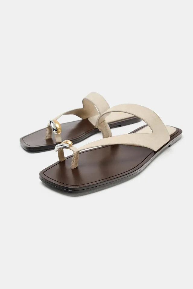 LEATHER SANDALS WITH METAL DETAIL – image 3