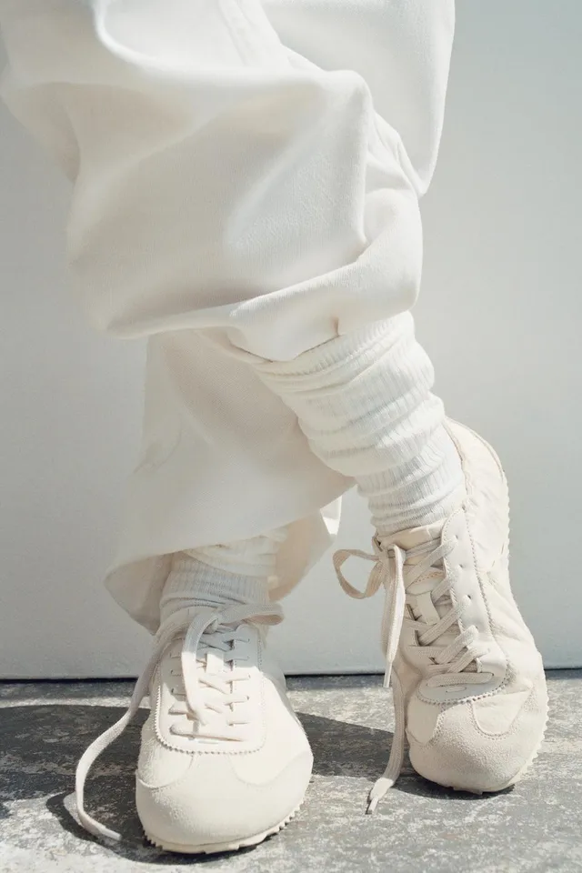 حذاء رياضي بجزء خلفي مرن – صورة 2