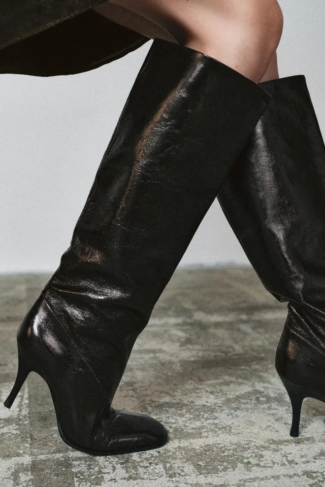 LIMITED EDITION LEATHER HEELED BOOTS – image 3
