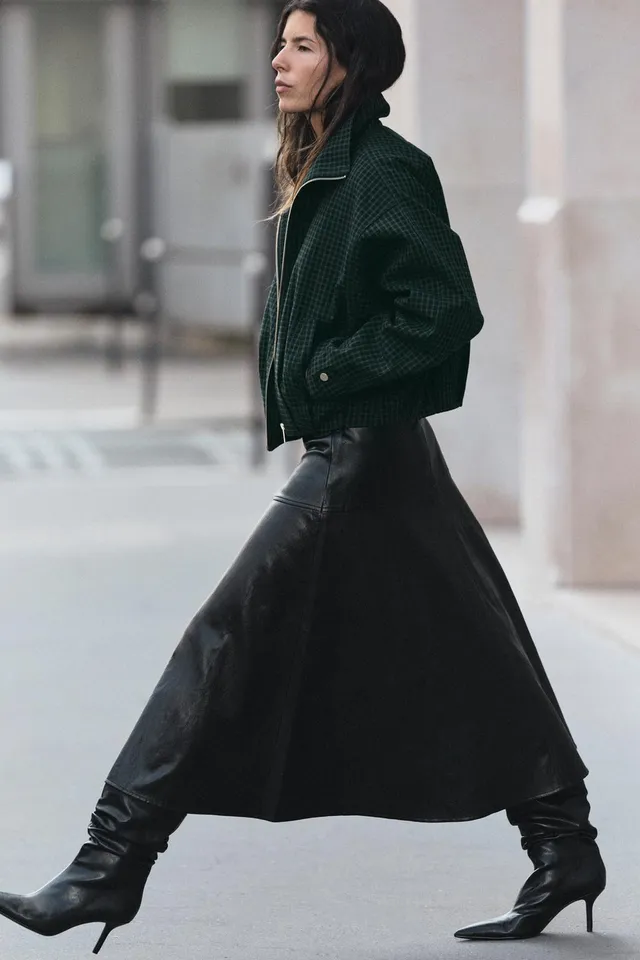 RUFFLED HEELED ANKLE BOOTS