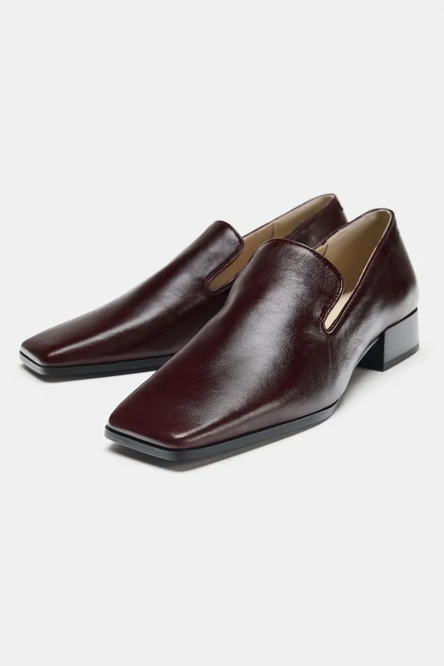 LIMITED EDITION LEATHER HEELED LOAFERS – image 4