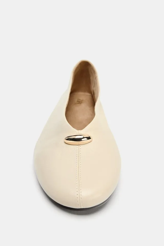 LEATHER BALLERINAS WITH METAL APPLIQUÉ – image 3