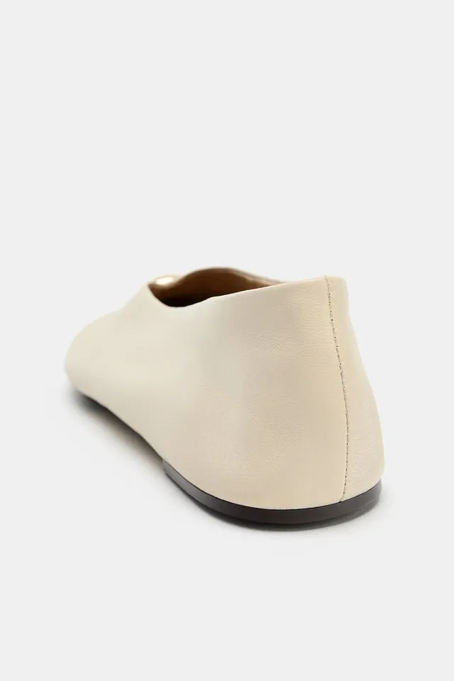 LEATHER BALLERINAS WITH METAL APPLIQUÉ – image 4