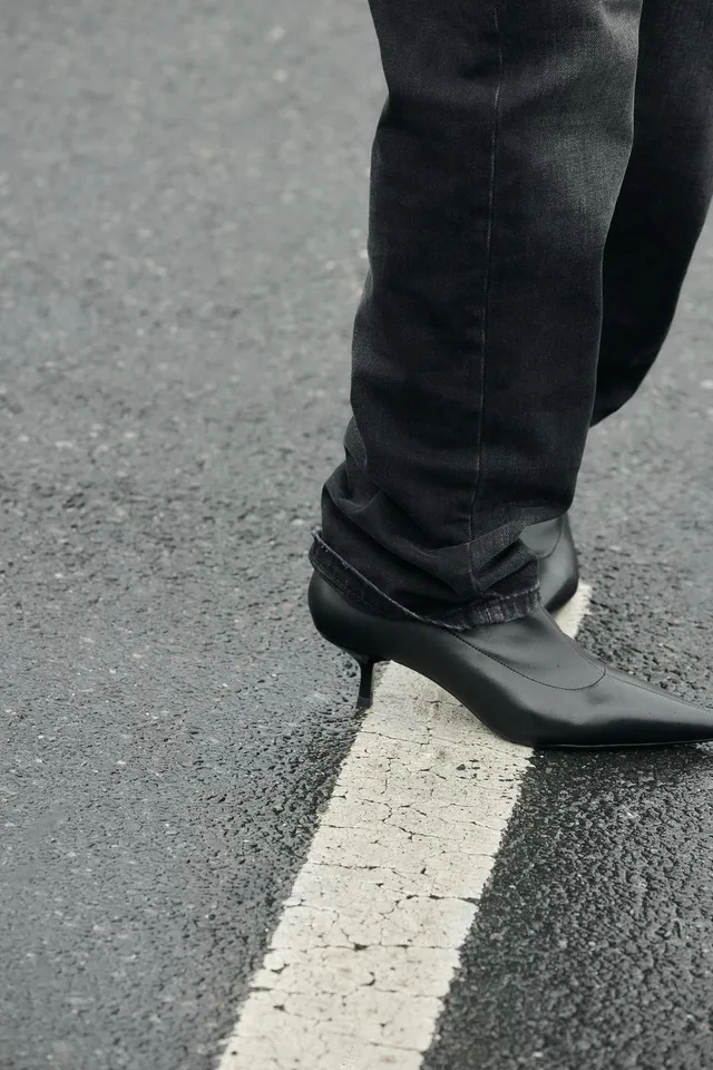STRETCH KITTEN HEEL ANKLE BOOTS – image 2