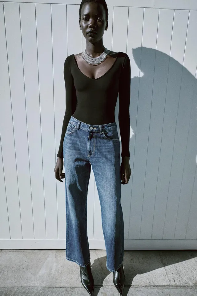 V-NECK BODYSUIT