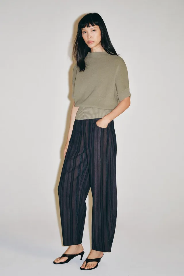 FITTED WAIST KNIT TOP