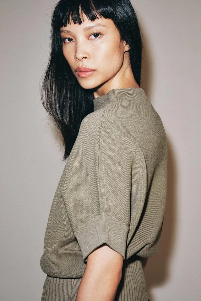 FITTED WAIST KNIT TOP – image 3