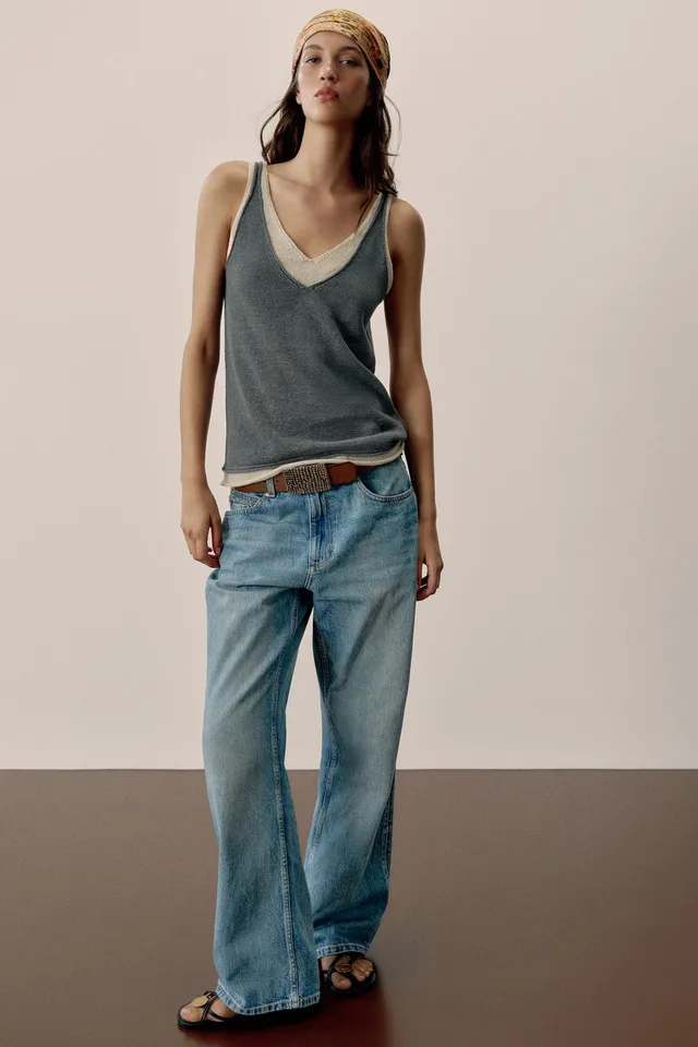 KNIT TOP WITH CONTRAST DETAILING