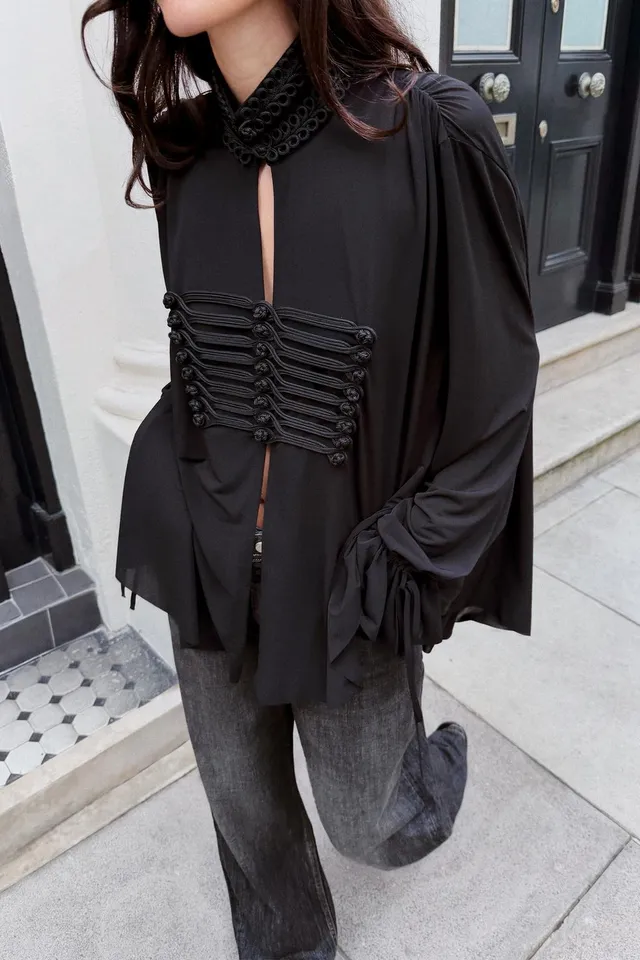 OVERSIZE FROG FASTENING BLOUSE – image 2