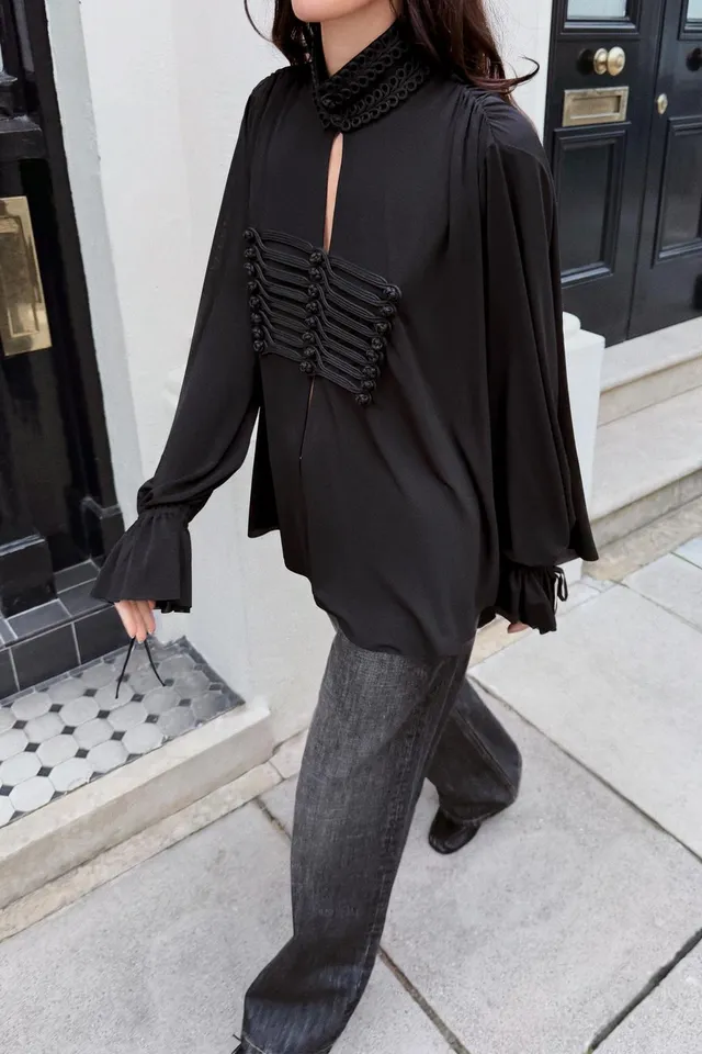 OVERSIZE FROG FASTENING BLOUSE – image 3