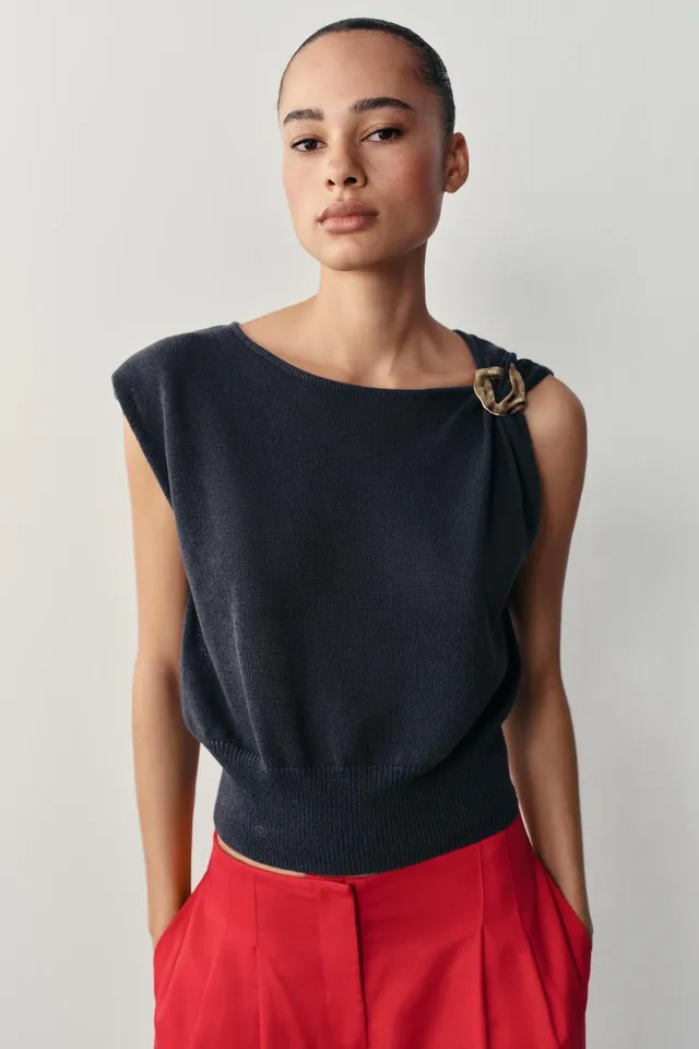 KNIT TOP WITH METALLIC TRIMS – image 2