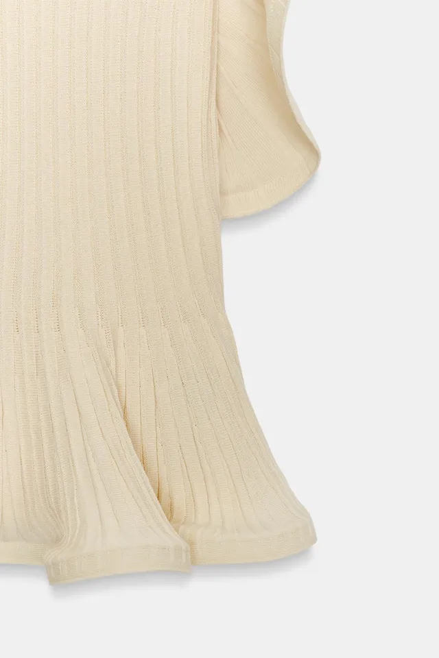 KNIT TOP WITH WAVY TRIMS – image 10
