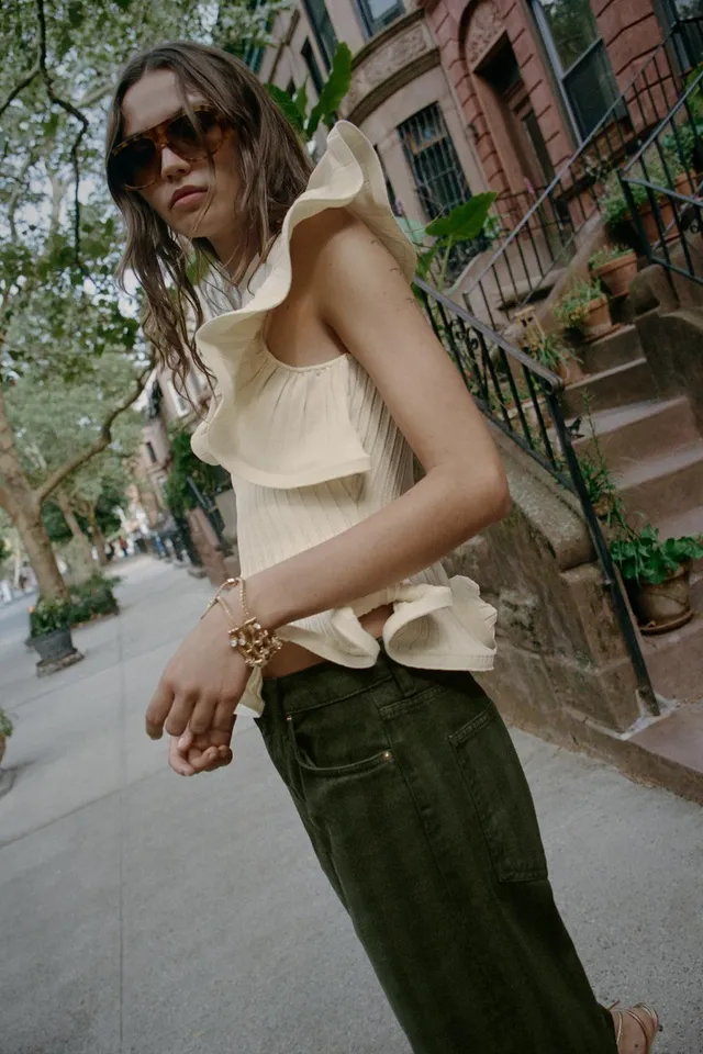 KNIT TOP WITH WAVY TRIMS – image 7
