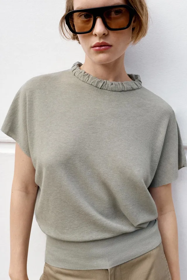KNIT TOP WITH GATHERED NECK – image 2