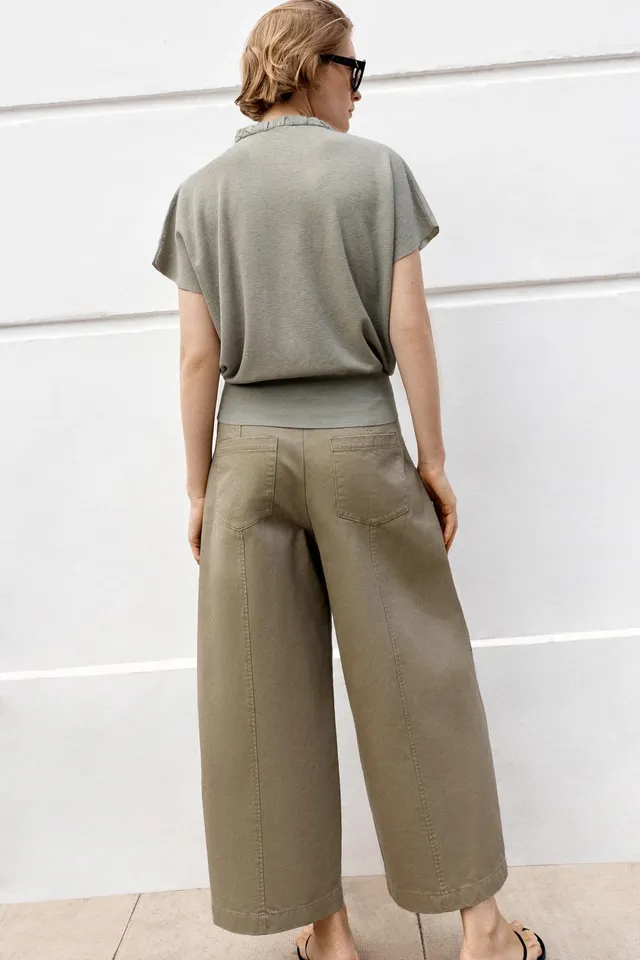 KNIT TOP WITH GATHERED NECK – image 6
