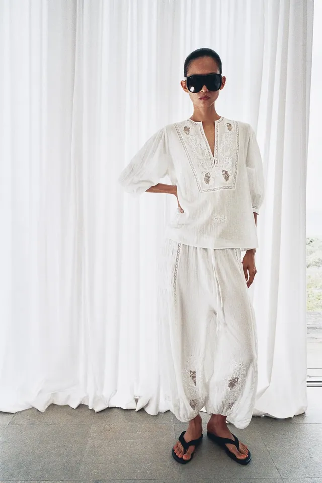 ZW COLLECTION EMBROIDERED LACE BLOUSE