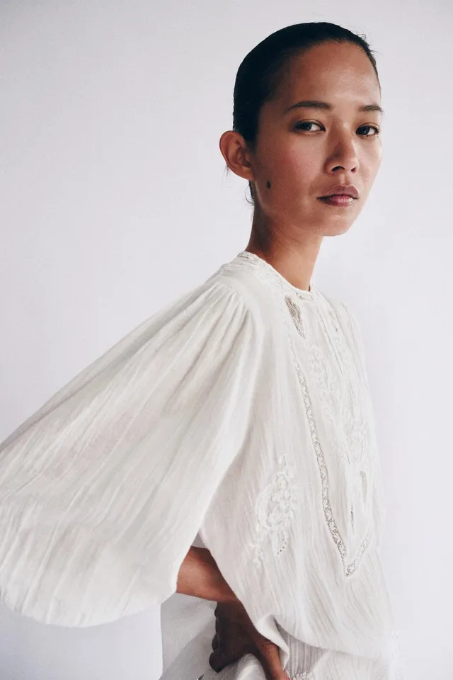 ZW COLLECTION EMBROIDERED LACE BLOUSE – image 4