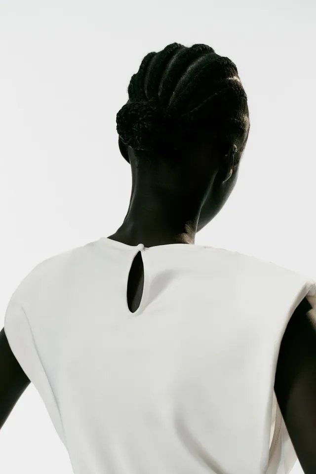 SATIN TOP WITH SHOULDER PADS AND PLEATS – image 5