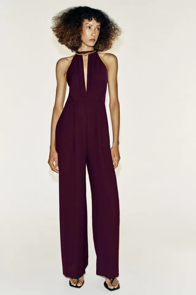 JUMPSUIT WITH NECKLACE