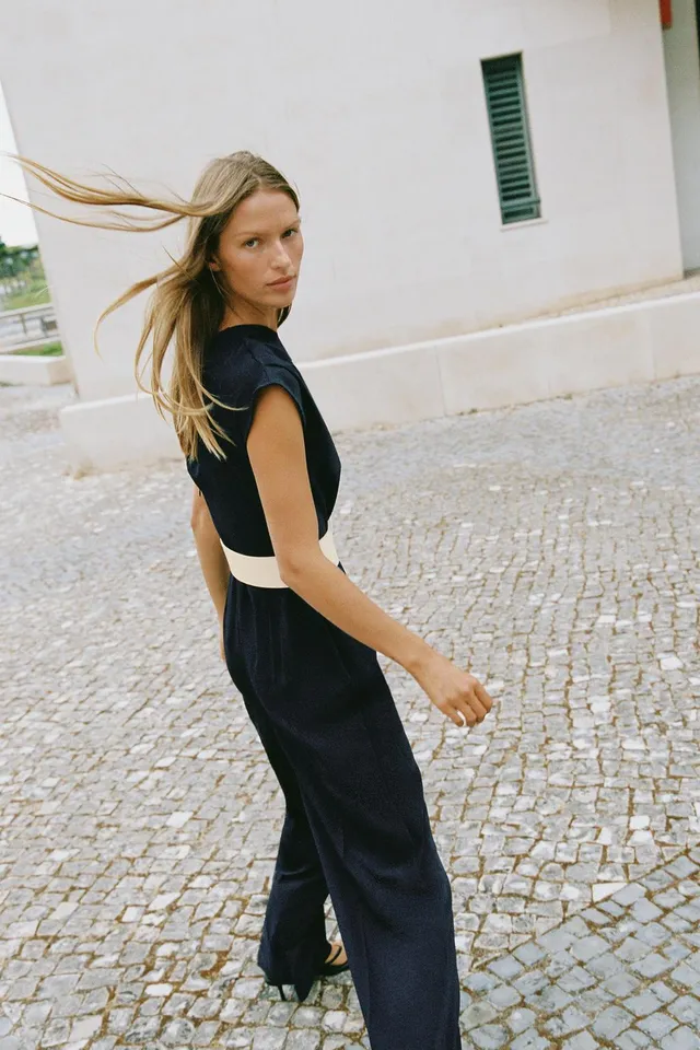 ASYMMETRIC SLEEVE JUMPSUIT WITH BELT – image 4
