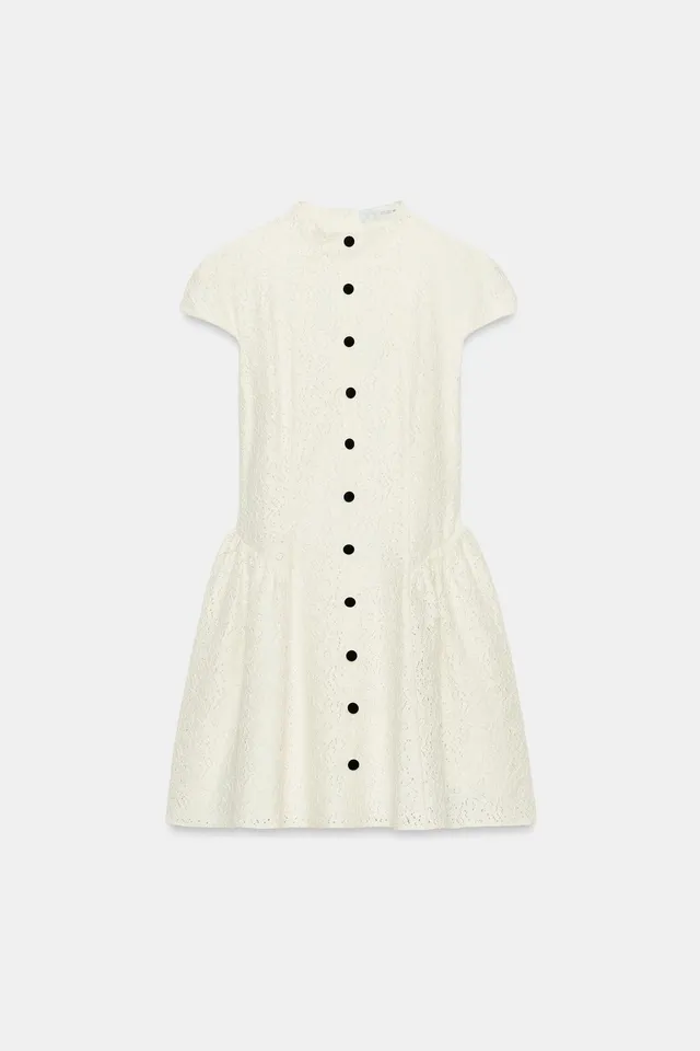 SHORT LACE DRESS WITH CONTRAST BUTTONS – image 6