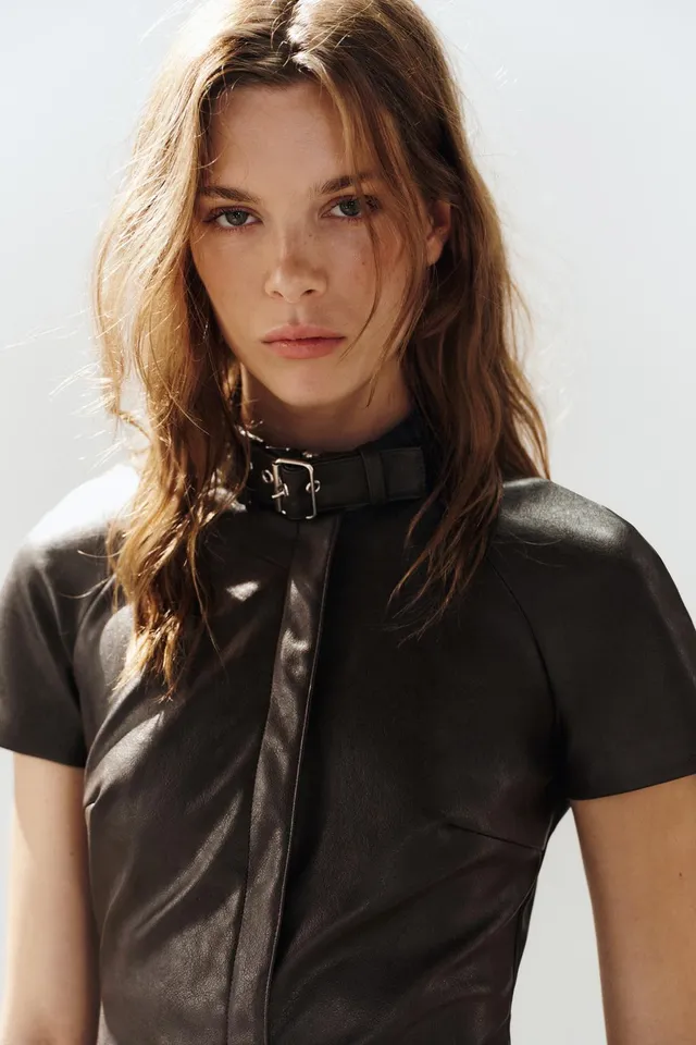 LEATHER EFFECT BUCKLE MINI DRESS – image 3