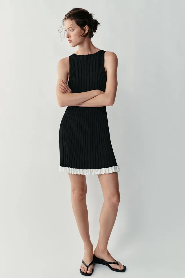 SHORT RIBBED KNIT DRESS