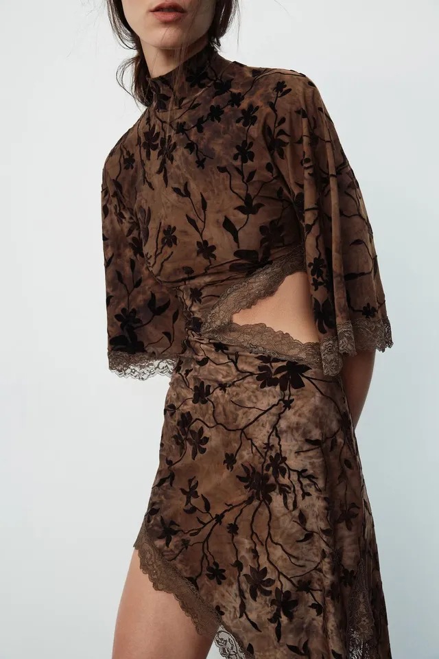 FLOCKED MINI DRESS WITH OPENING – image 4