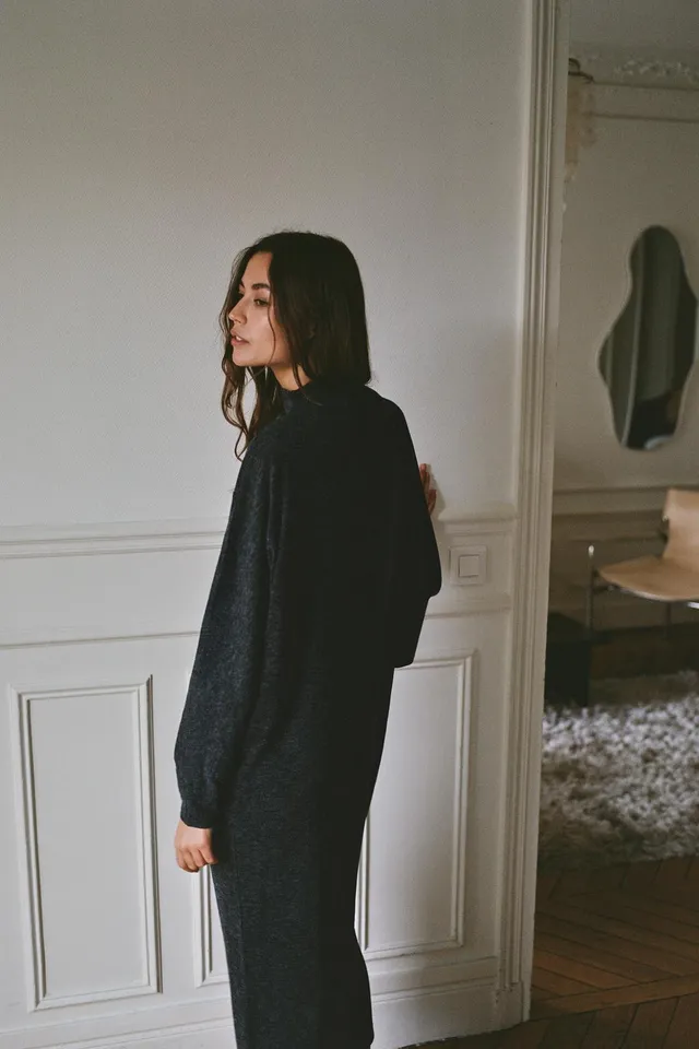 LONG BATWING SLEEVE DRESS – image 5