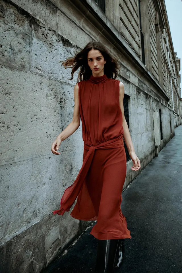 MIDI DRESS WITH KNOT – image 5