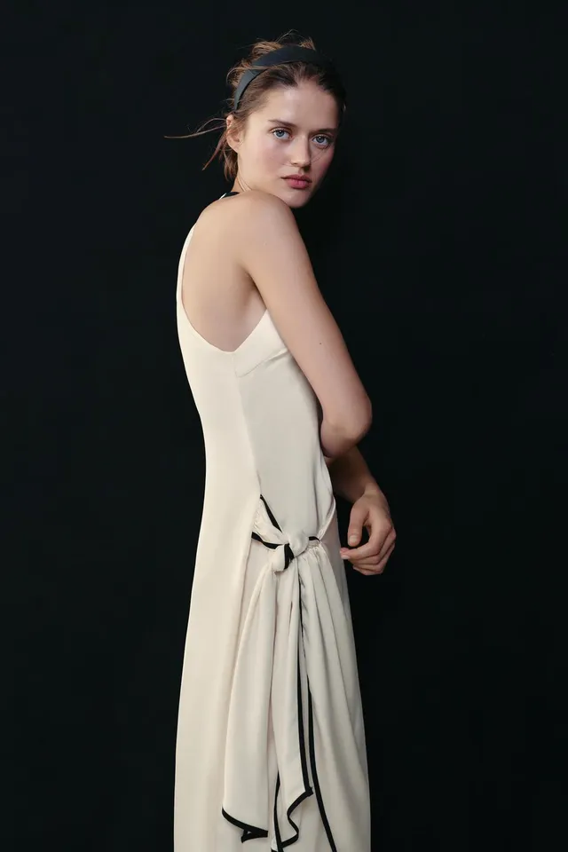 CONTRAST PIPING MIDI DRESS – image 3