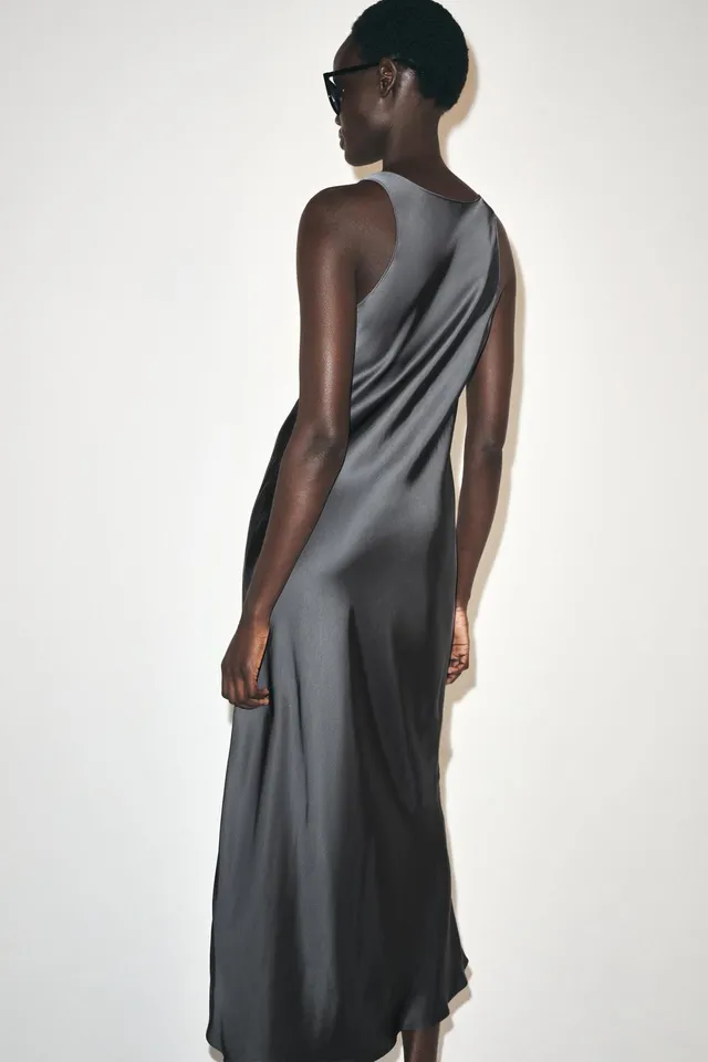 فستان طويل من الساتان من تشكيلة zara – صورة 3