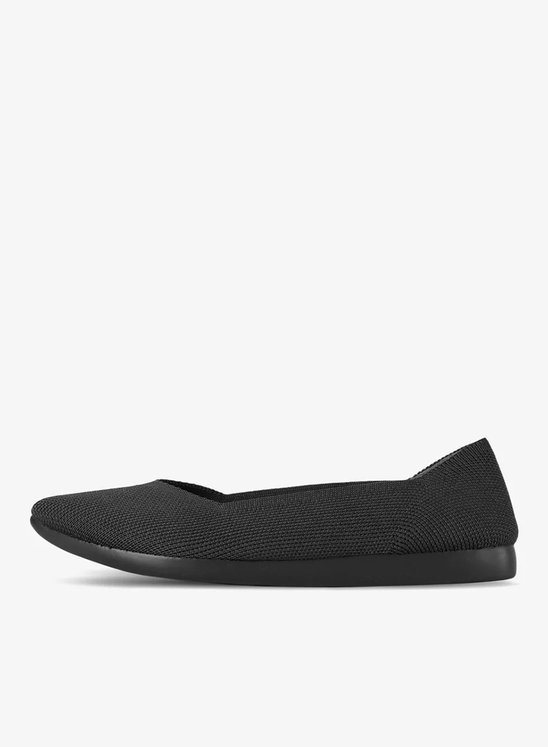 Cloud Edition Closed-Toe Flat Shoes Black