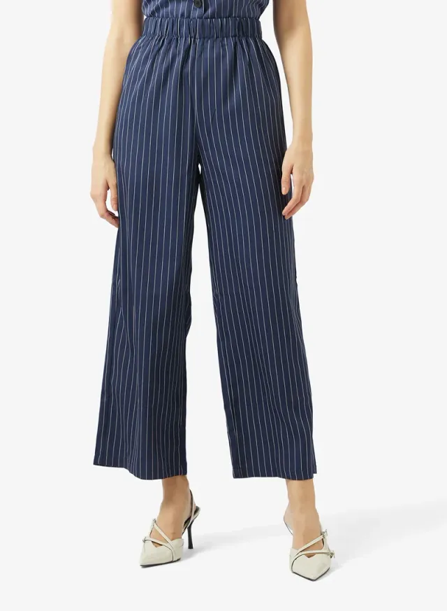 Women's Black Striped V-Neck Vest Top and Cropped Pant Set – image 4
