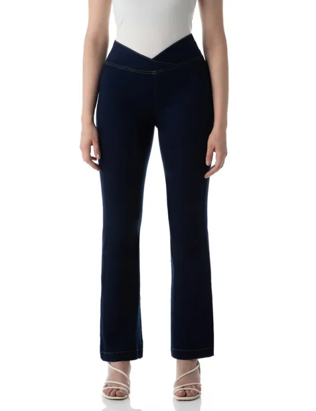 Women's Mid-Rise Flared Pull-on Jeans – image 8