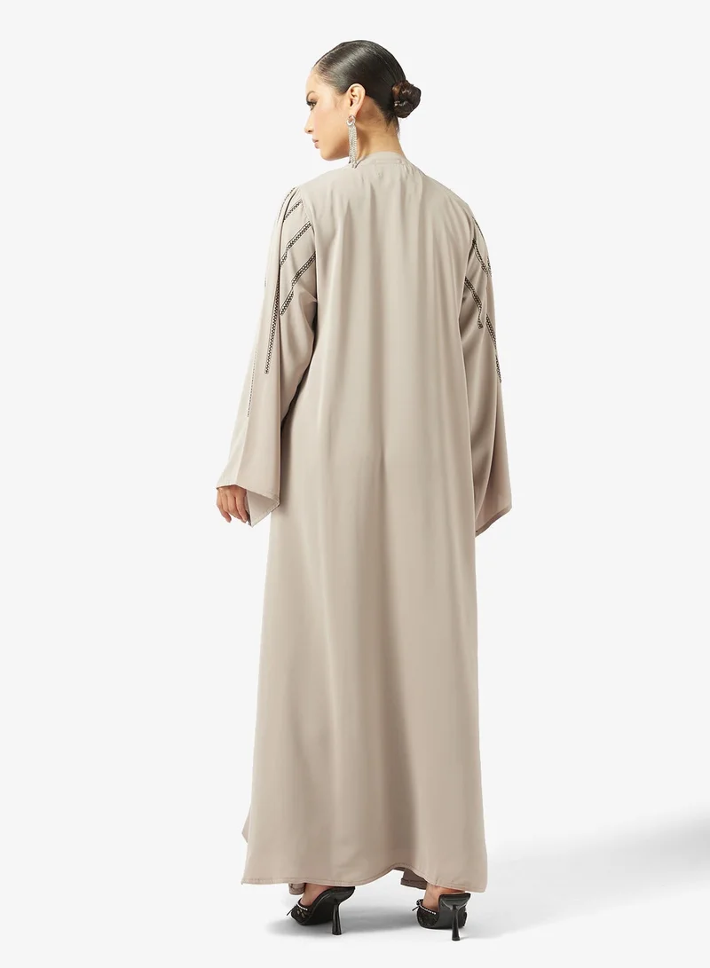 عباية مفتوحة مزينة