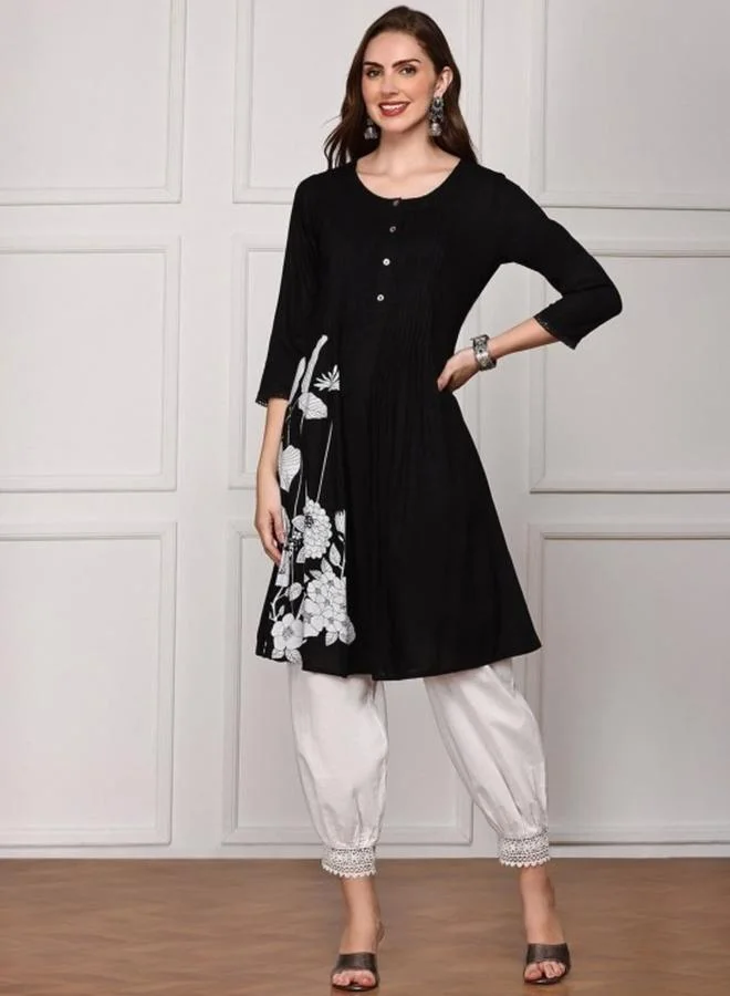 Women's Rayon Printed Straight Fit Tunic Kurta Black