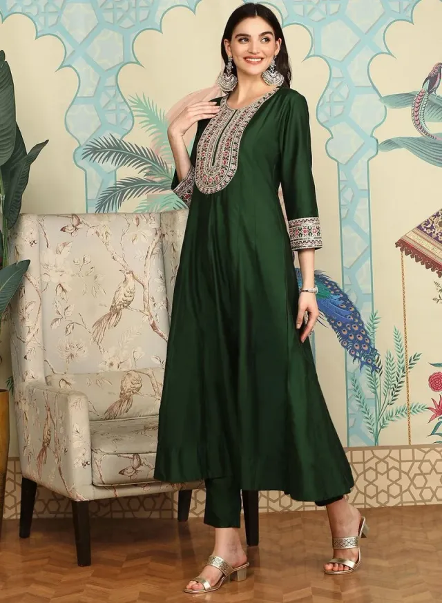 Women's Embellished Straight Kurta Set Dark Green – image 5