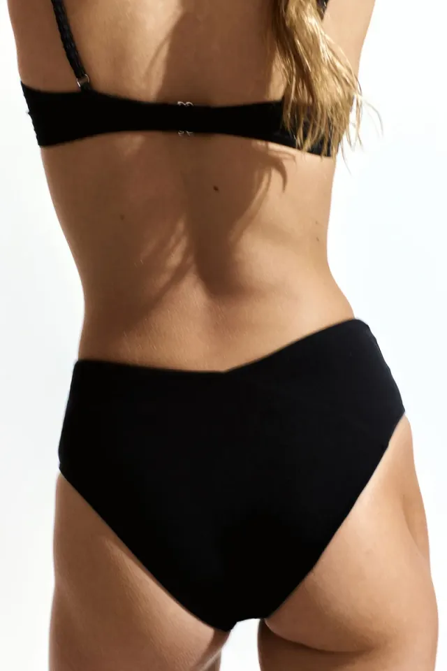 High-Waist Cheeky Bikini Bottoms – image 5