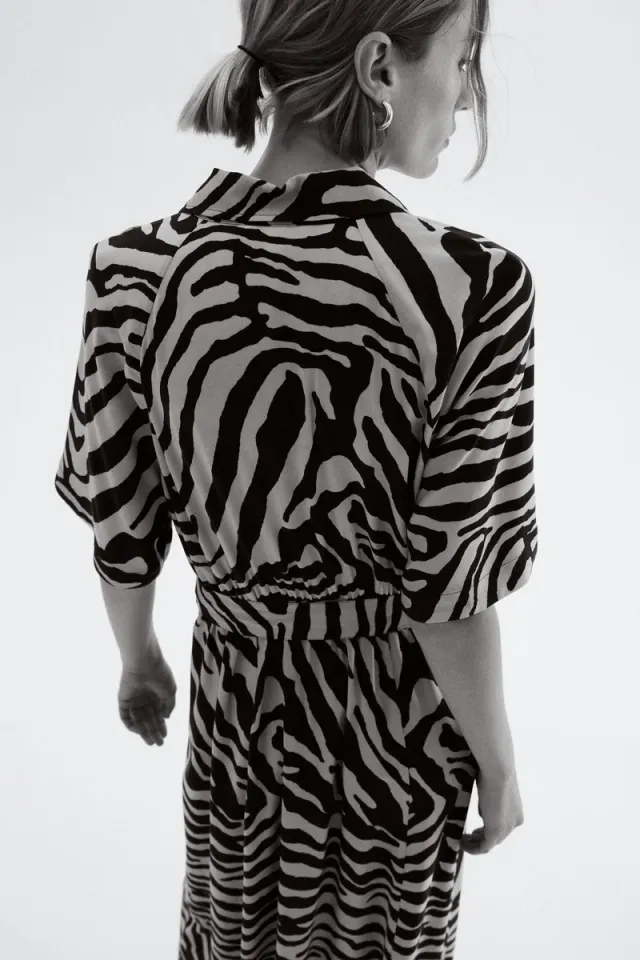 Black and Beige Printed Viscose Midi Shirt Dress – image 4