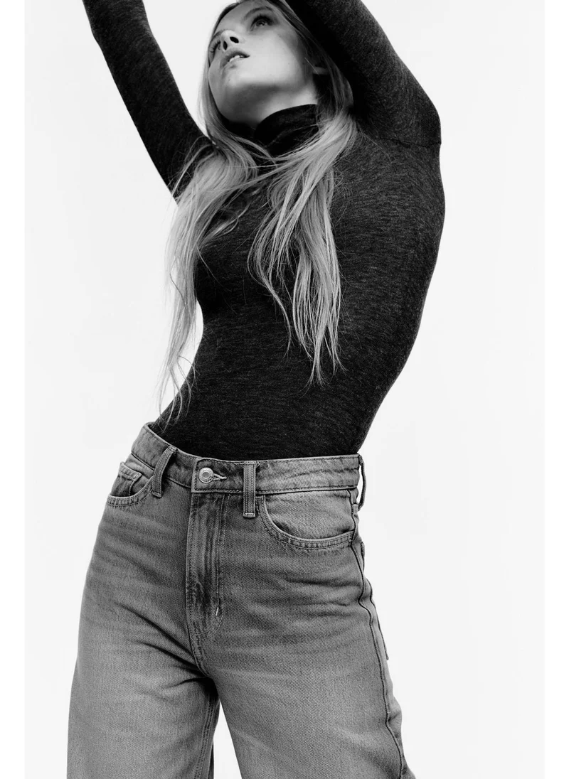 Relaxed Fit Casual Jeans