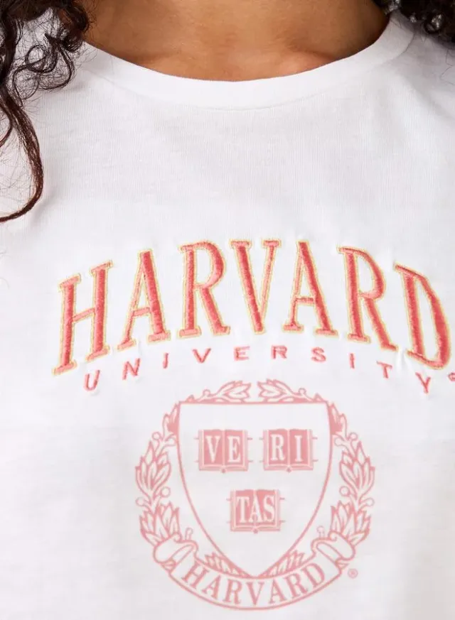 تي شيرت قطن مطرز Harvard University – صورة 4