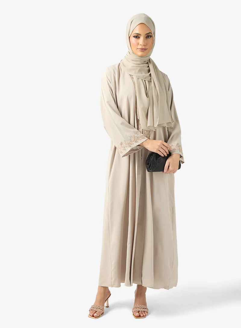 طقم عباية مزينة