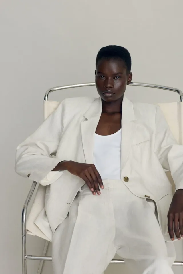 Linen-Blend Tailored Blazer – image 4