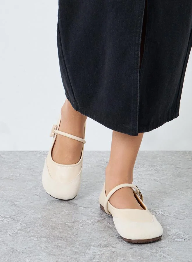 Take Two Round Toe Metal Buckle Flat Shoes White